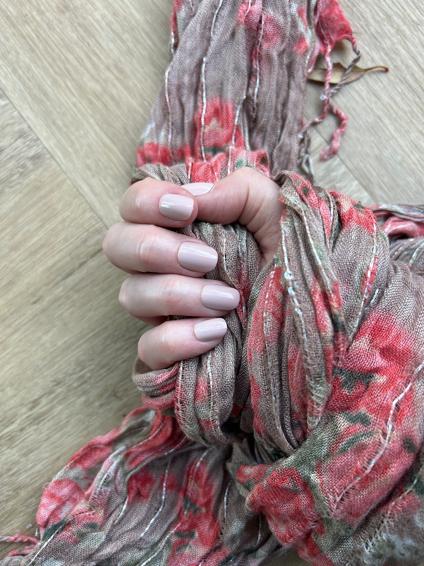 Peachy Nude Press-On Nails (short oval)