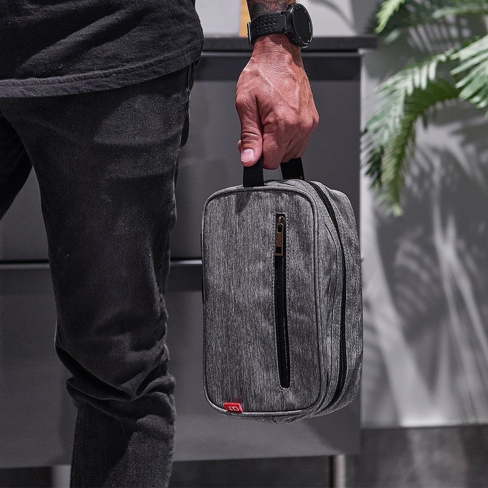 Men's toiletry bag with handle