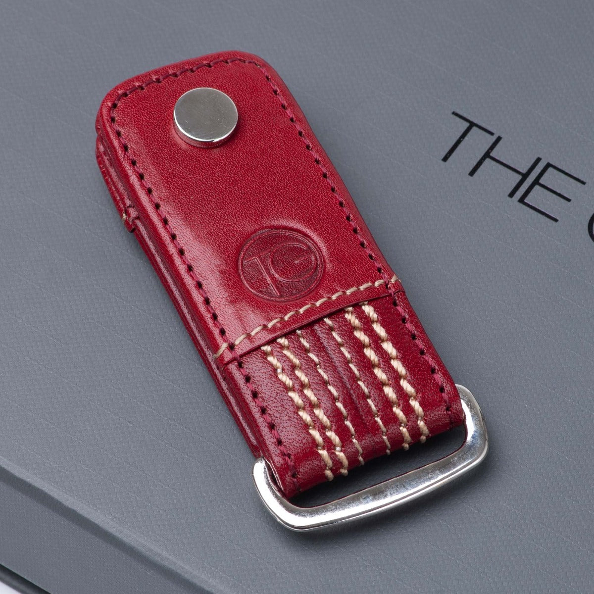 The Game Inswinger leather Key Ring - Cherry